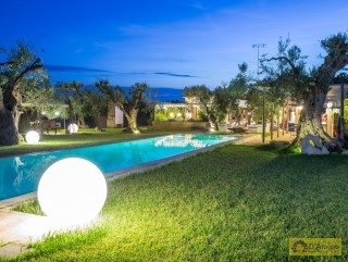 foto immobile Masseria di Charme con Piscina e 10.000 m2 di Giardino n. 38