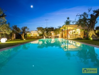 foto immobile Masseria di Charme con Piscina e 10.000 m2 di Giardino n. 39