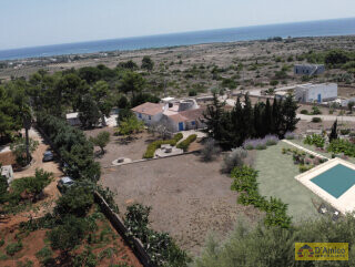 foto immobile Tipica Villa Vista Mare con Dependance e Progetto approvato per una Piscina. n. 2