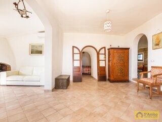 foto immobile Tipica Villa Vista Mare con Dependance e Progetto approvato per una Piscina. n. 8