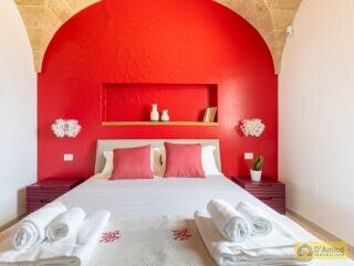 foto immobile Prestigiosa Villa Vista Mare con Piscina, in Collina a Pescoluse n. 32