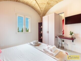 foto immobile Prestigiosa Villa Vista Mare con Piscina, in Collina a Pescoluse n. 33