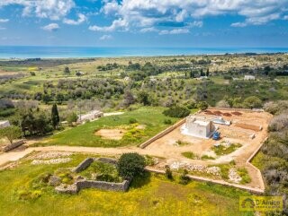 foto immobile Prestigiosa Villa Vista Mare con Piscina, in Collina n. 12