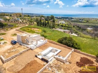 foto immobile Prestigiosa Villa Vista Mare con Piscina, in Collina n. 13