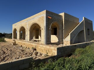 Typical Villa, under construction, with swimming pool, immersed in the countryside of Salento