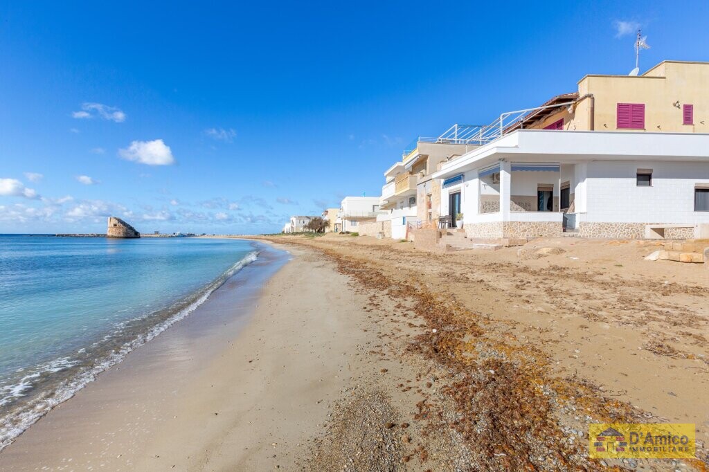foto immobile Appartamento Indipendente a Piano Terra, Fronte Spiaggia n. 9