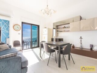 foto immobile Appartamento Indipendente a Piano Terra, Fronte Spiaggia n. 12