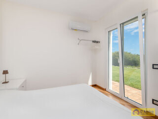 foto immobile Moderna Villa Trullo Vista Mare con Piscina e Jacuzzi a 4 km da Torre Santa Sabina n. 16