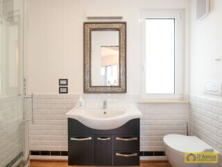 foto immobile Moderna Villa Trullo Vista Mare con Piscina e Jacuzzi a 4 km da Torre Santa Sabina n. 25