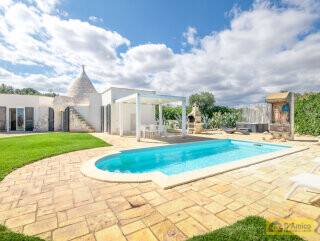 foto immobile Moderna Villa Trullo Vista Mare con Piscina e Jacuzzi a 4 km da Torre Santa Sabina n. 6