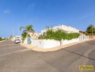 foto immobile Meravigliosa Villetta Indipendente con Vista Mare e Giardino Pavimentato n. 2