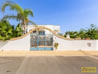 foto immobile Meravigliosa Villetta Indipendente con Vista Mare e Giardino Pavimentato n. 26