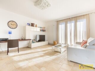 foto immobile Elegante Villa Vista Mare con Piscina in vendita a Pescoluse n. 32