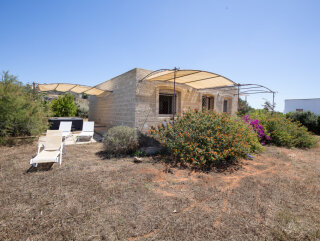 Villa in typical Salento stone with jacuzzi overlooking the sea in Torre Vado