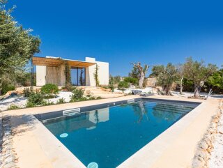 Villa e Dependance con 2 Piscine vista mare nel Salento