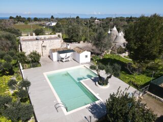 Splendida villa con Piscina e caratteristici trulli a Carovigno