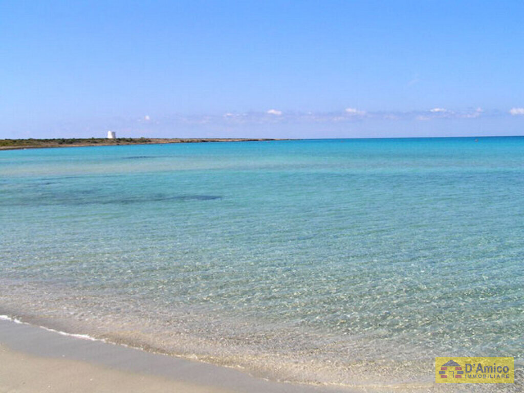 foto immobile Hotel in attività con stabilimento balneare in vendita a Gallipoli  n. 9