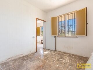 foto immobile Villa vista mare, da ristrutturare, a Pescoluse con possibile Piscina n. 19