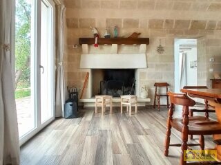 foto immobile Elegante Villa con Trullo Saraceno e Piscina a Carovigno  n. 11