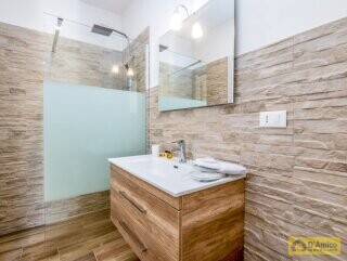 foto immobile Elegante Villa con Trullo Saraceno e Piscina a Carovigno  n. 15