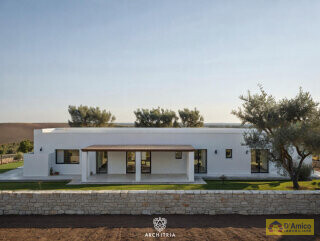 foto immobile Ampia e Moderna Villa con Piscina a Carovigno n. 4