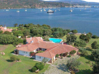 Villa Mozzafiato con Piscina, Helipad e Spiaggia Privata in Costa Smeralda