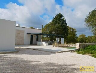 foto immobile Villa di Lusso con Piscina + 2 Dependance a Ostuni n. 14