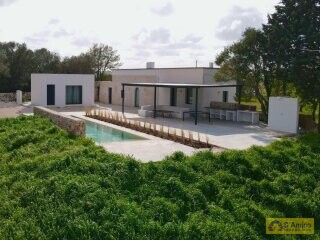 foto immobile Villa di Lusso con Piscina + 2 Dependance a Ostuni n. 6