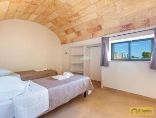 foto immobile Villa con Piscina vista mare, a Pescoluse n. 33