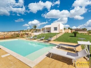 foto immobile Villa con Piscina vista mare, a Pescoluse n. 45