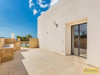 foto immobile Villa con Piscina vista mare, a Pescoluse n. 9