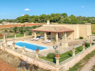 Villa Mediterranea, con piscina e vista mare nel Salento