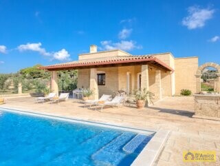foto immobile Villa Mediterranea, con piscina e vista mare nel Salento n. 22