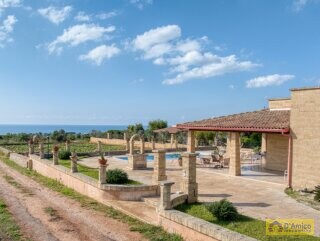 foto immobile Villa Mediterranea, con piscina e vista mare nel Salento n. 33