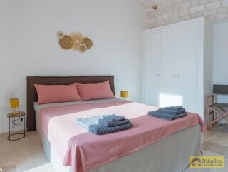 foto immobile Elegante Villa con Piscina e Dependance in Trulli a Ostuni n. 11