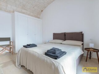 foto immobile Elegante Villa con Piscina e Dependance in Trulli a Ostuni n. 16