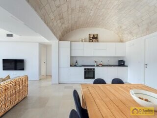 foto immobile Elegante Villa con Piscina e Dependance in Trulli a Ostuni n. 6