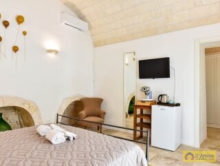 foto immobile Borgo di Trulli Autentico, con piscina, ad Ostuni n. 14