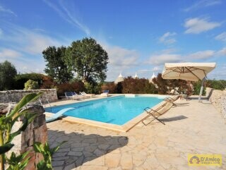 foto immobile Borgo di Trulli Autentico, con piscina, ad Ostuni n. 6