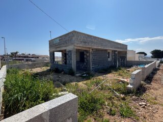 Villa 800 meters from the sea with sea view and a large garden