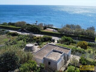 foto immobile Villa fronte mare a Torre Vado, con Pajara e possibilità di Piscina n. 32