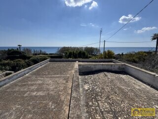 foto immobile Villa fronte mare a Torre Vado, con Pajara e possibilità di Piscina n. 22