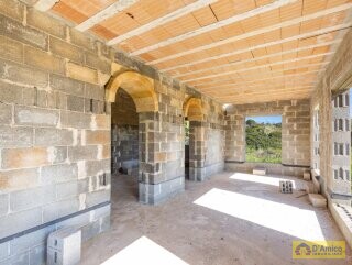 foto immobile Caratteristica villa a rustico con piscina, vista mare,  in vendita a Torre Vado n. 10