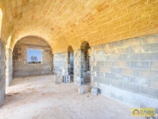 foto immobile Caratteristica villa a rustico con piscina, vista mare,  in vendita a Torre Vado n. 11