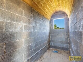 foto immobile Caratteristica villa a rustico con piscina, vista mare,  in vendita a Torre Vado n. 14