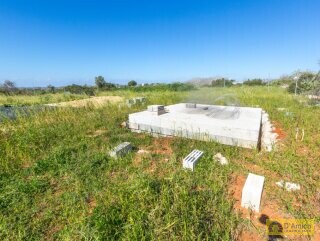foto immobile Caratteristica villa a rustico con piscina, vista mare,  in vendita a Torre Vado n. 20
