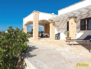 foto immobile Villa con Vista mare mozzafiato sulle spiagge di Pescoluse, nel Salento n. 20
