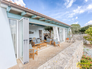 foto immobile Raffinata Villa Vista Mare con Dependance e Giardino Mediterraneo n. 10