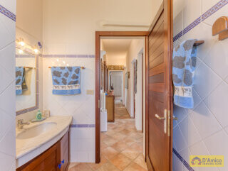 foto immobile Raffinata Villa Vista Mare con Dependance e Giardino Mediterraneo n. 25