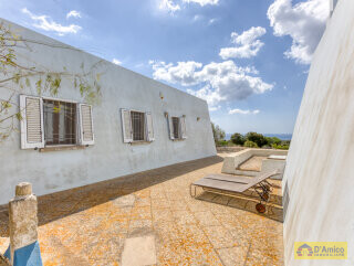 foto immobile Raffinata Villa Vista Mare con Dependance e Giardino Mediterraneo n. 32